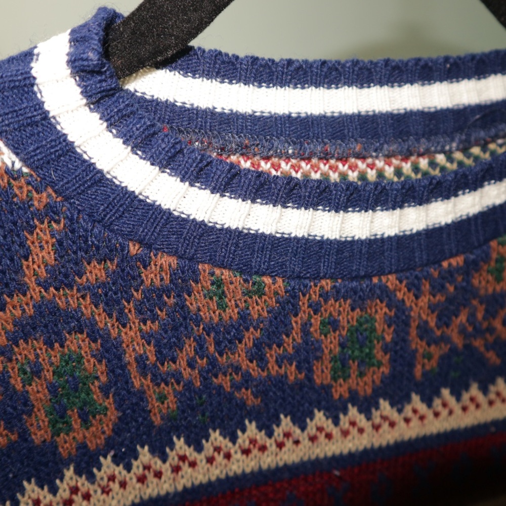 Patterned Sweater - Picture 6 of 7